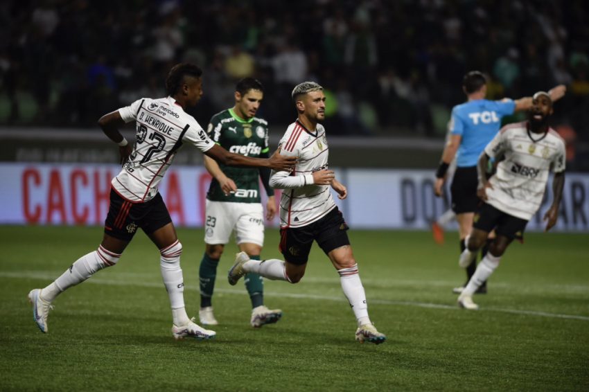 Palmeiras leva empate do Flamengo no fim e chega ao quarto jogo sem vencer  no Brasileirão 