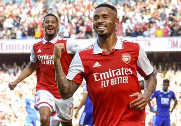 Gabriel Jesus brilha em vitória do Arsenal por 4 a 2 sobre o Leicester