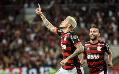 Flamengo faz 2 a 1 no Sporting Cristal pela Copa Libertadores