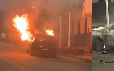 Veículo pega fogo em via pública de Itamaraju